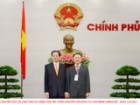 Nguyễn Tấn Lộc chụp ảnh cùng Thủ Tướng Chính Phủ Nguyễn Tấn Dũng