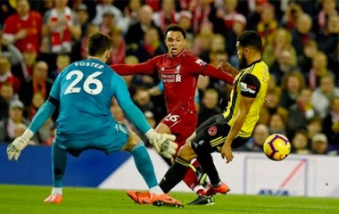 Sao trẻ Liverpool phá kỷ lục kiến tạo của hậu vệ tại Ngoại hạng Anh
